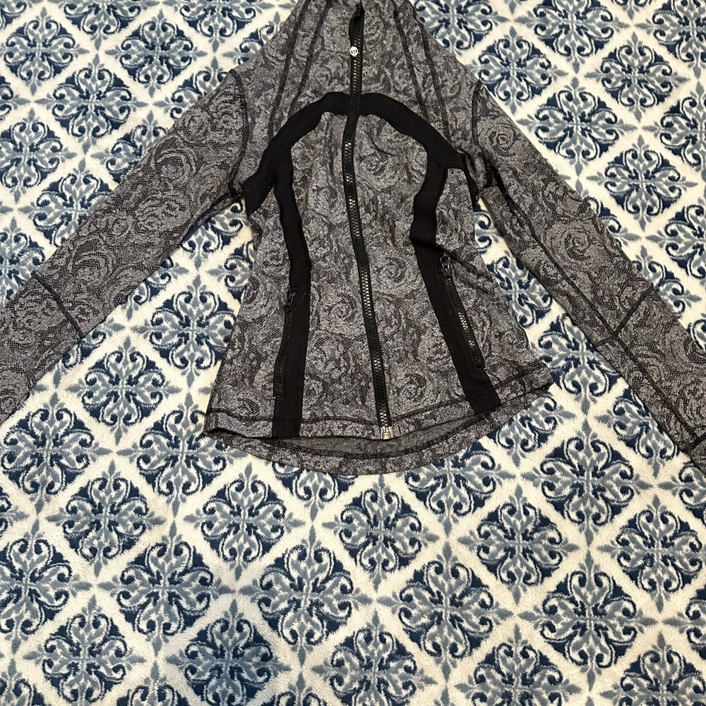 Lululemon Gray And Black Pattern Define Jacket Si… - image 3